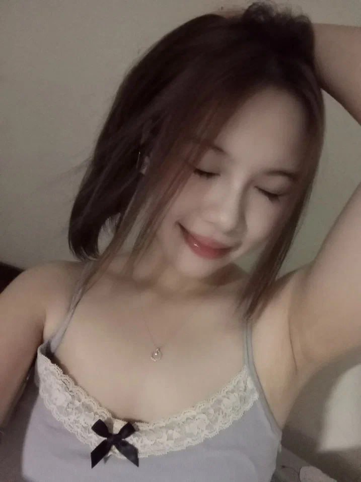 Tình một đêm giữa cậu nhân viên và nữ giám đốc trẻ dâm đãng